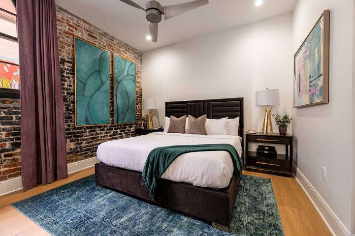 The Avenue 4BR All King Beds Heated Pool gallery image 5