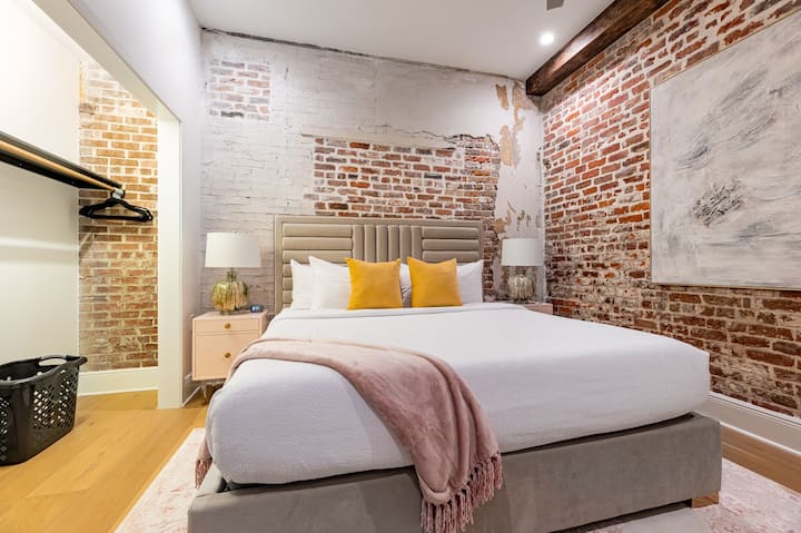 加大双人床，带套内卫生间1