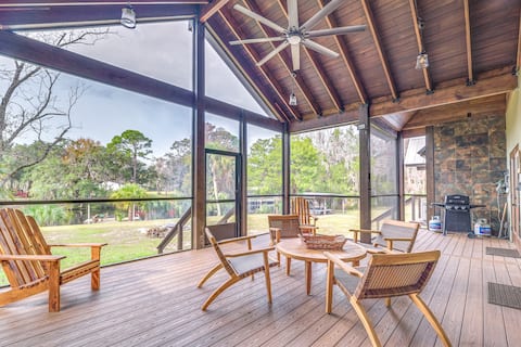 Riverfront Fisher’s Paradise in Florida w/ Dock!