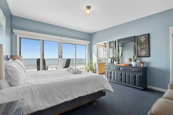 Beachfront Rio Del Mar Home – 5 bedrooms! gallery image 4