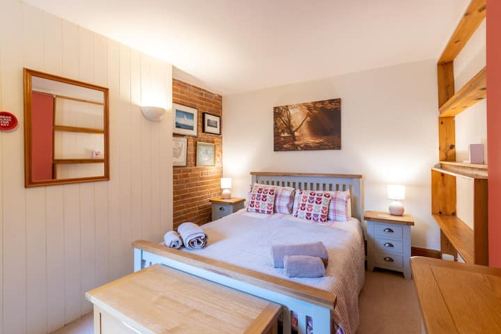                          Vicarys House Southwold King size dhomë gjumi