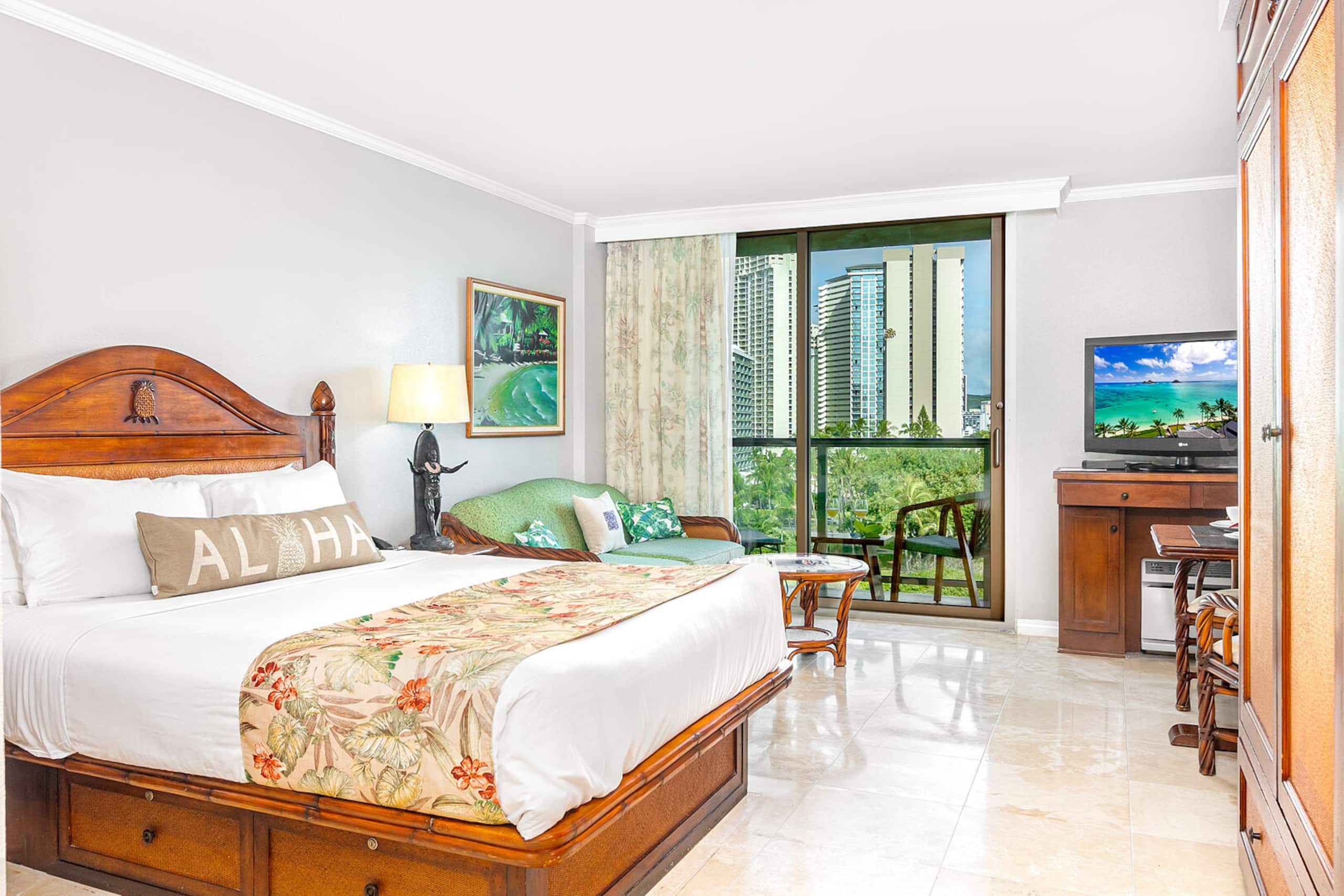 Condo in Honolulu · ★4.76 · 1 bedroom · 2 beds · 1 private bath - Image 1