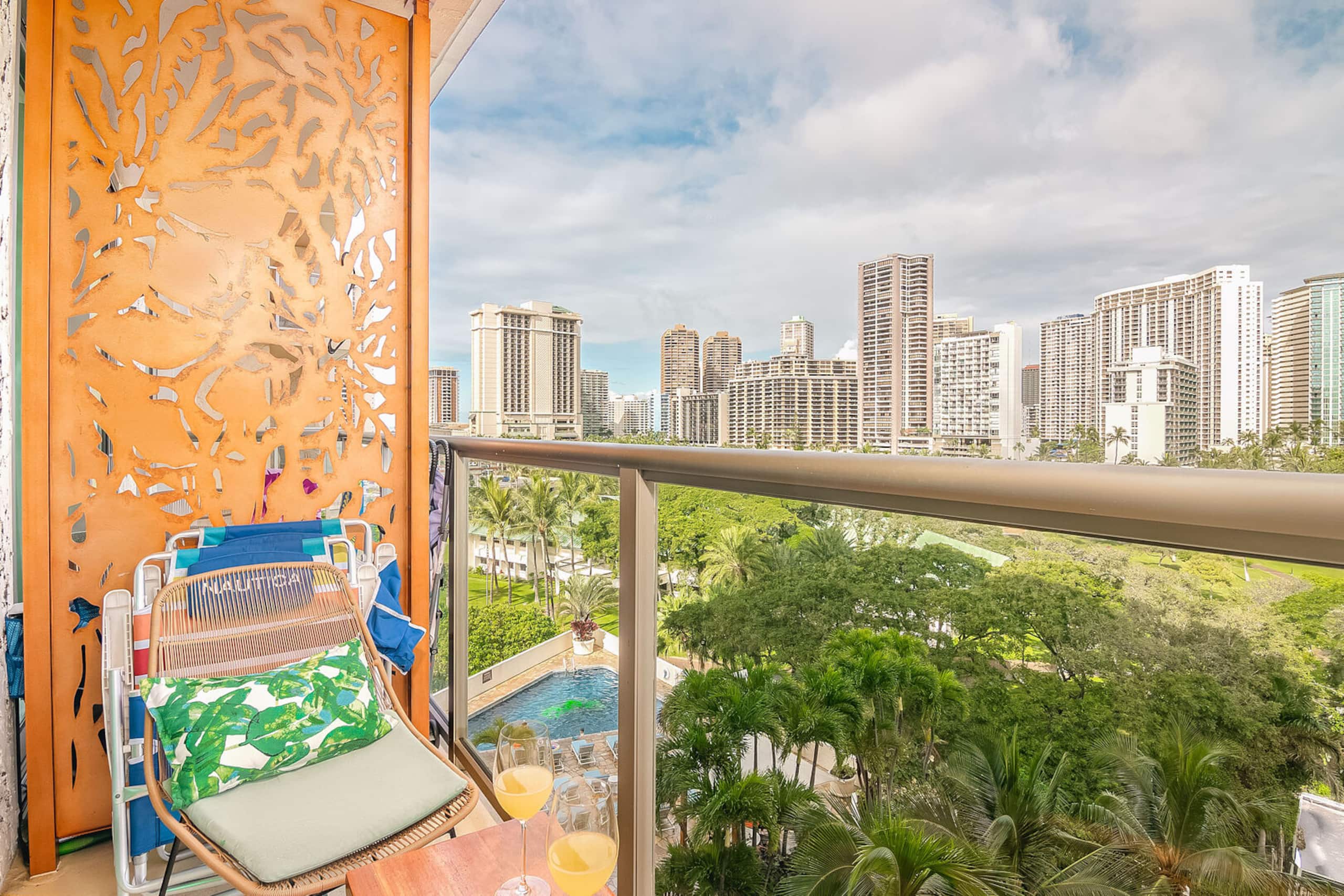 Condo in Honolulu · ★4.76 · 1 bedroom · 2 beds · 1 private bath - Image 30