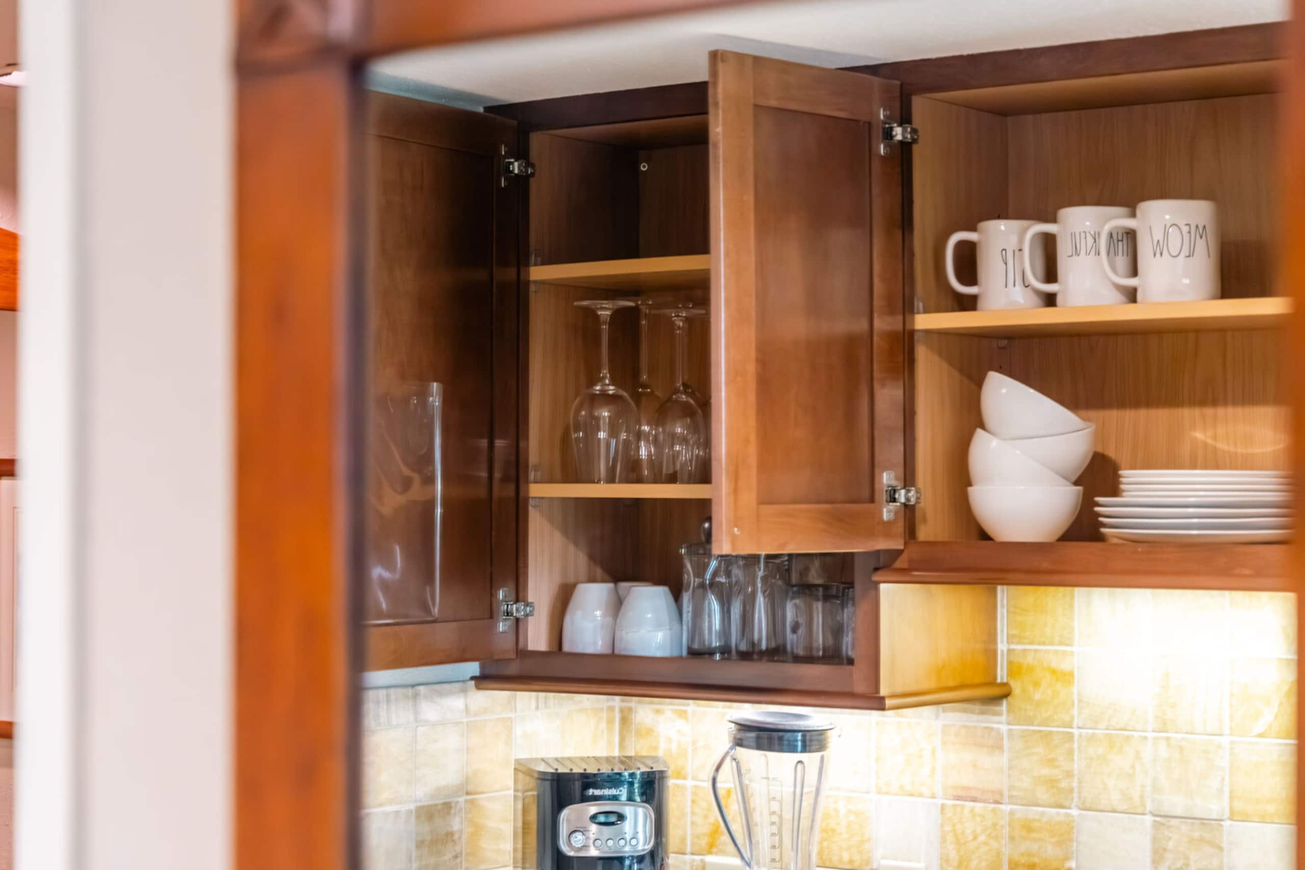 Condo in Honolulu · ★4.76 · 1 bedroom · 2 beds · 1 private bath - Image 22