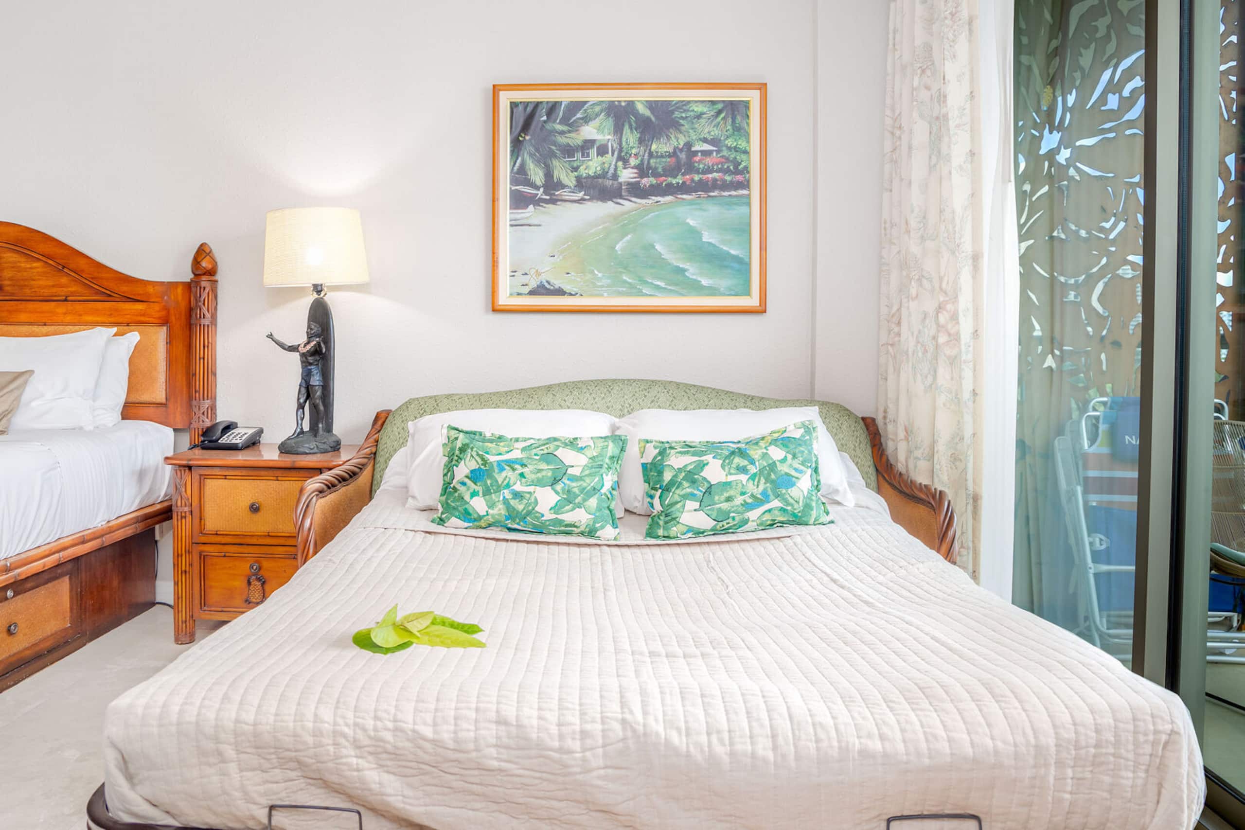 Condo in Honolulu · ★4.76 · 1 bedroom · 2 beds · 1 private bath - Image 10