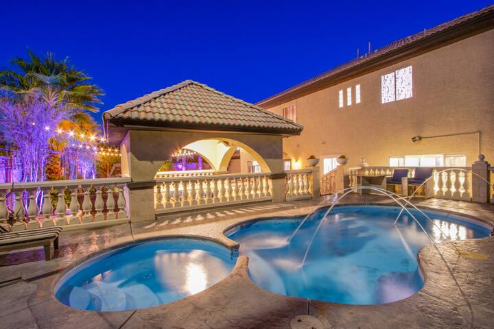 Vegas Royale Experience 7BR 5.5BA, 14 Min to Strip gallery image 5