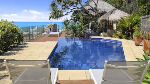 Liapari Beach House - Beach back yard, Pool, Spa