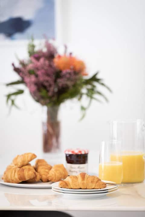 Luxurious Stay For Large Group - Up to 10 Guests