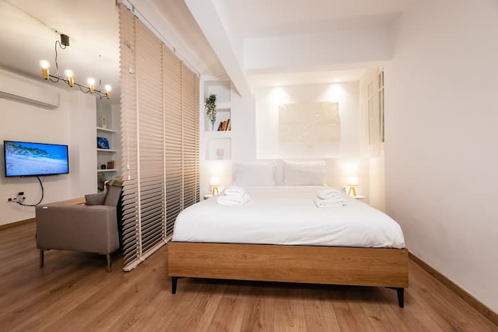 Modern & Quiet Apartment With Garden In Exarcheia - Athen