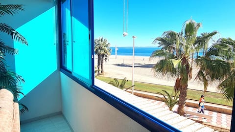 Propiedad de Airbnb exitosa: Stylish Apartments Medialuna en Roquetas De Mar