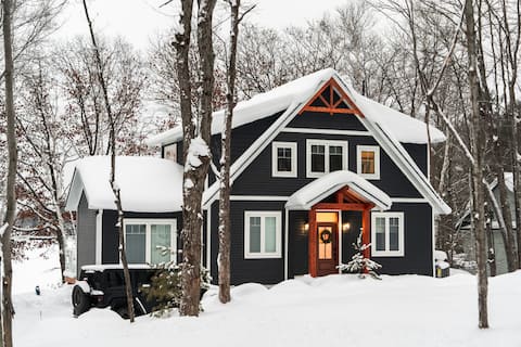 Luxury Muskoka Winter Lakefront • Hot Tub