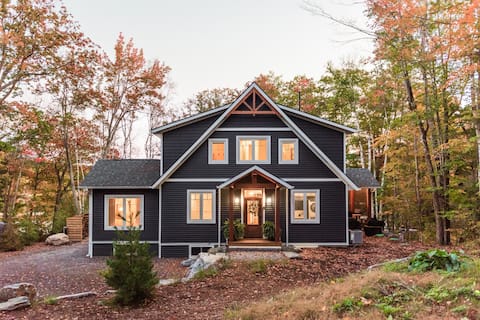 Luxury Muskoka Lakehouse w/Hot Tub