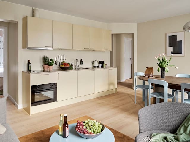 Three Bedrooms, Two Bathrooms Hotel Apartment