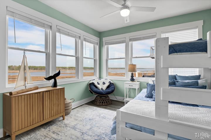 2nd Floor - Twin XL over Queen + Views