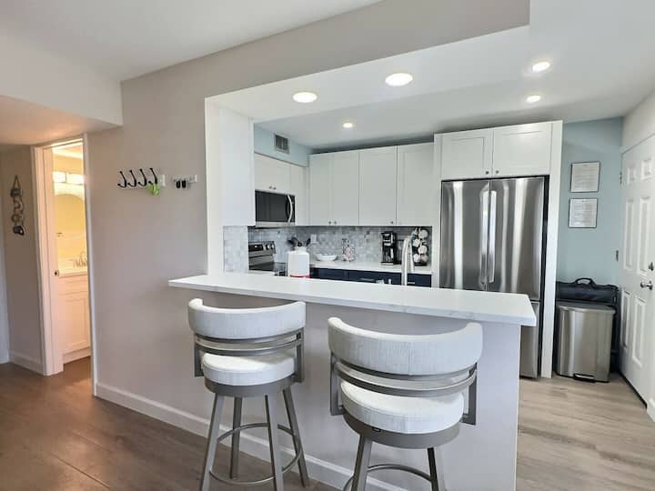 Siesta Beach Condo Direct Beach And Pool Access - Siesta Key, FL