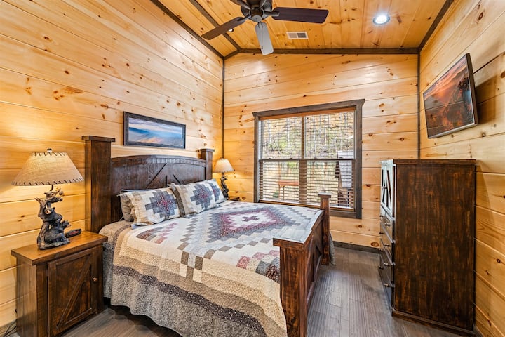 Upstairs bedroom #2 w/ king size bed.
