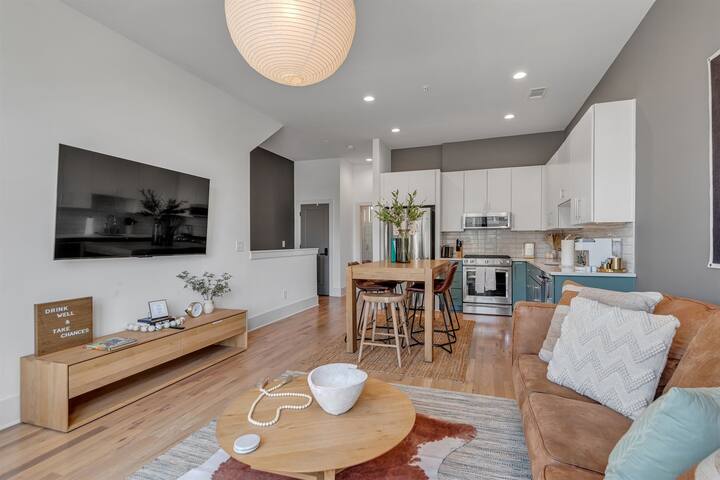 NEW Charming Home in the Heart of Nashville gallery image 5