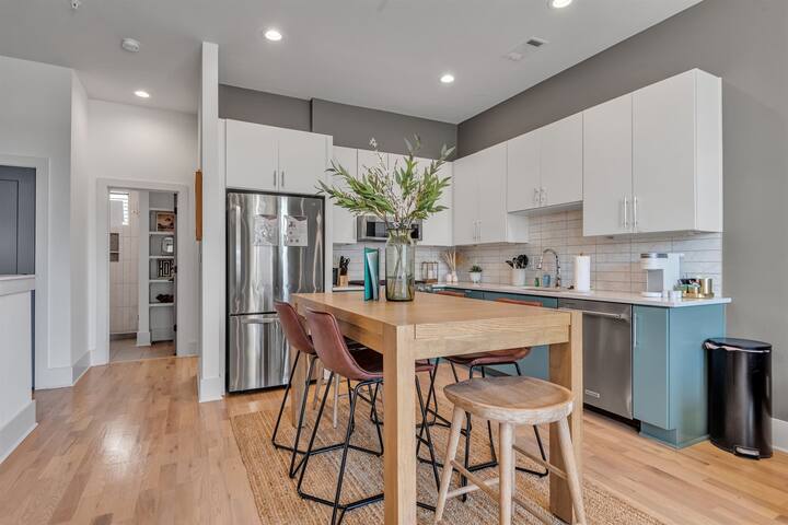 NEW Charming Home in the Heart of Nashville gallery image 4