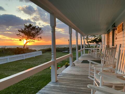 CR34: Soundfront Inn -Nostalgic, Private Retreat!