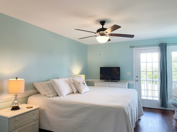 Cr57: Rosemary Cottage- First Floor With King Bed - Ocracoke, NC