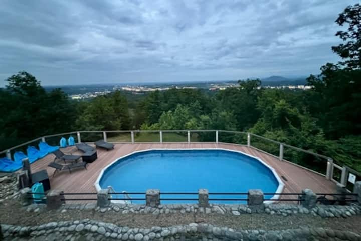 7br W/ Private Pool Overlooking Pigeon Forge! - Tennessee