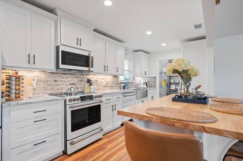 Farmhouse Retreat near Savannah