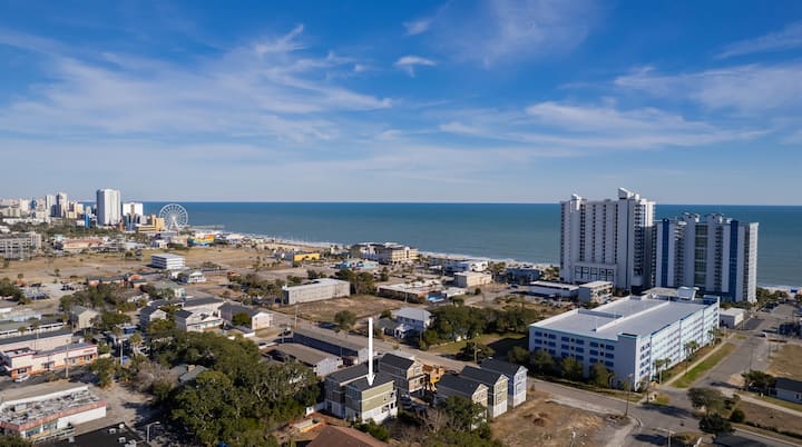 Beach House In Downtown Myrtle Beach! Beach Time! - 默特爾比奇