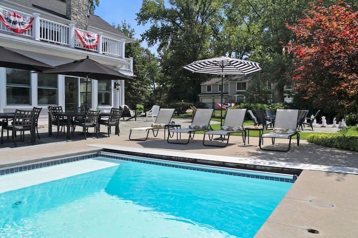 Resort Pool Home | Walk to Beach | 7 BR | Dogs