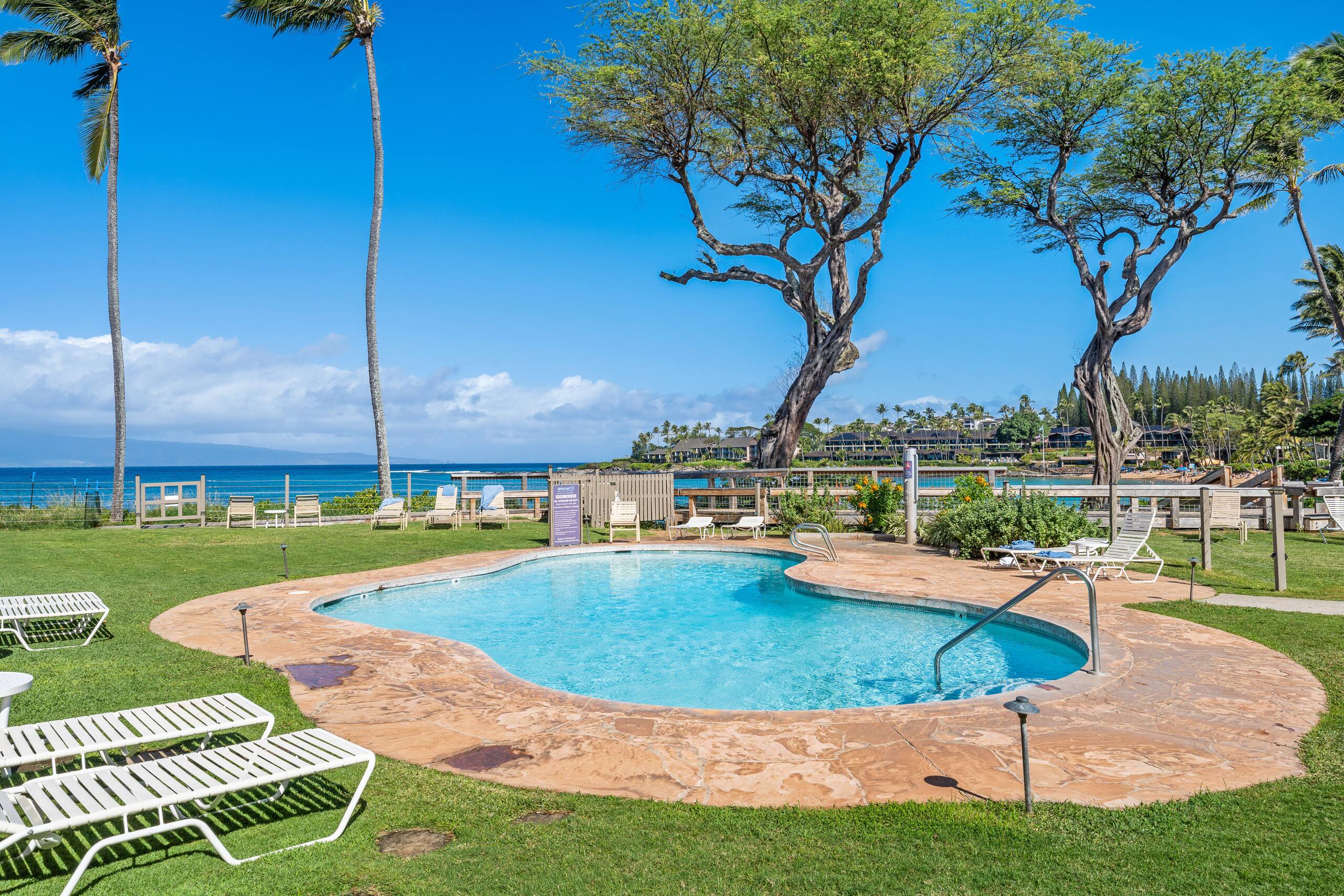 Condo in Lahaina · ★4.92 · 1 bedroom · 3 beds · 1 bath - Image 25
