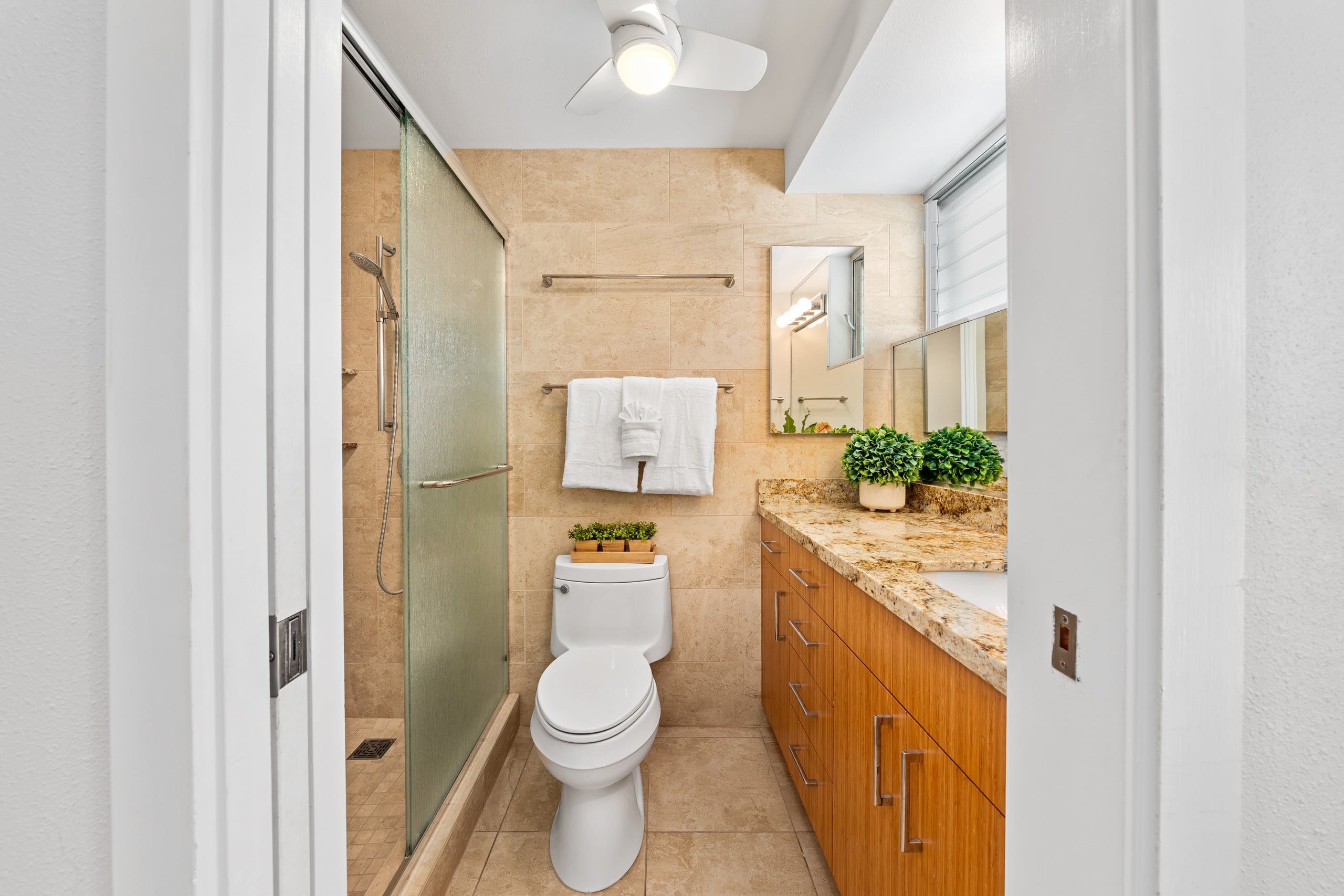 Condo in Lahaina · ★4.92 · 1 bedroom · 3 beds · 1 bath - Image 21