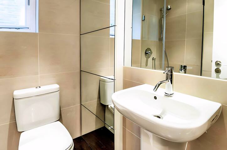 2 Bedroom in Covent Garden & Trafalgar Square gallery image 4
