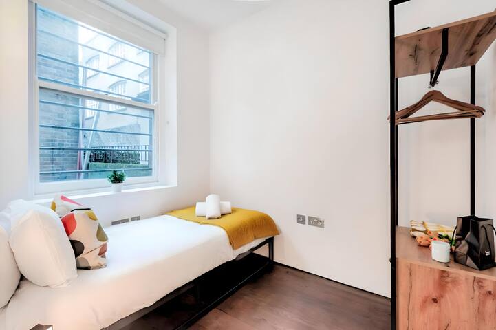 2 Bedroom in Covent Garden & Trafalgar Square gallery image 3