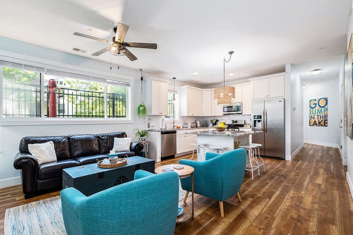 The Heart Of Tc | Downtown Condo | Walk Everywhere - 트래버스시티