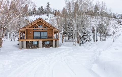 *New Listing* Alpine Hollow ~ Hot tub ~ On 3 Acres