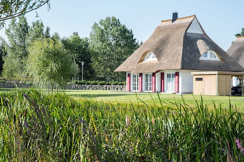 Top Airbnb: Vacation home Haubenlerche 62 in Fuhlendorf