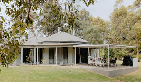 The Farmhouse - House of Cards Winery