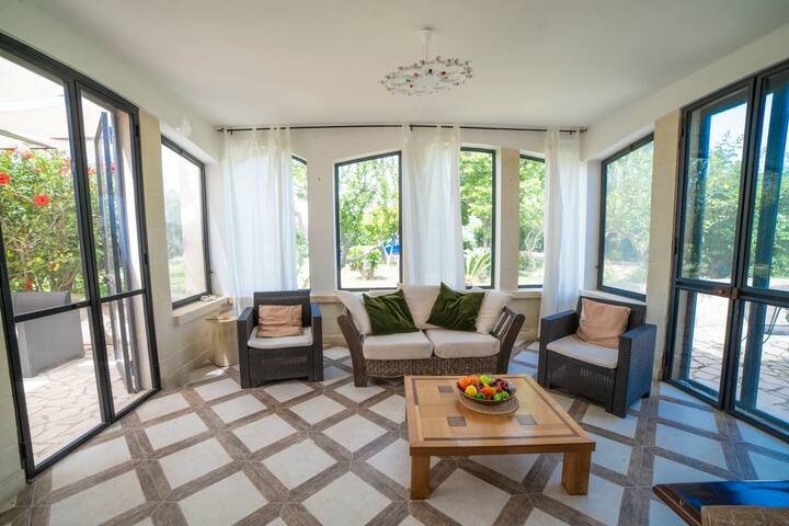 Villa Lisa with huge Pool and Garden gallery image 4