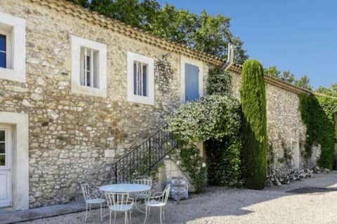 Provençal Villa with private pool and tennis court