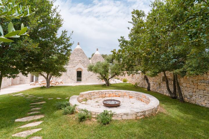 Trulli Petrantiqua con piscina gallery image 2
