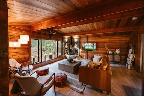 Top performing Airbnb: 18 Acres of Summer Fun: Dock, Games Room, Pets in Trent Lakes