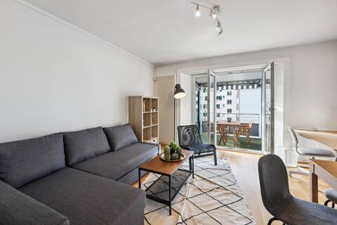 Top Airbnb: Simple 2 Bedroom apartment in Oerlikon in Seebach