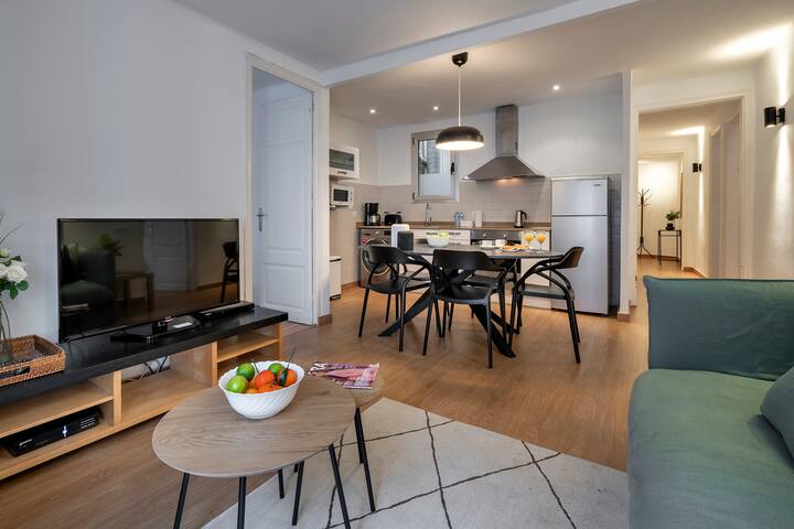 Centric 3 bedroom flat with lovely ambiance gallery image 3