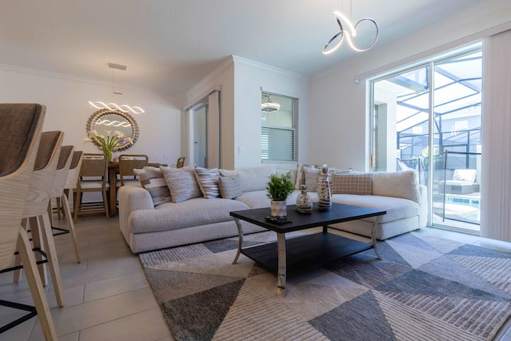 Pool Home In Storey Lake • Minutes From Disney! - Kissimmee, FL