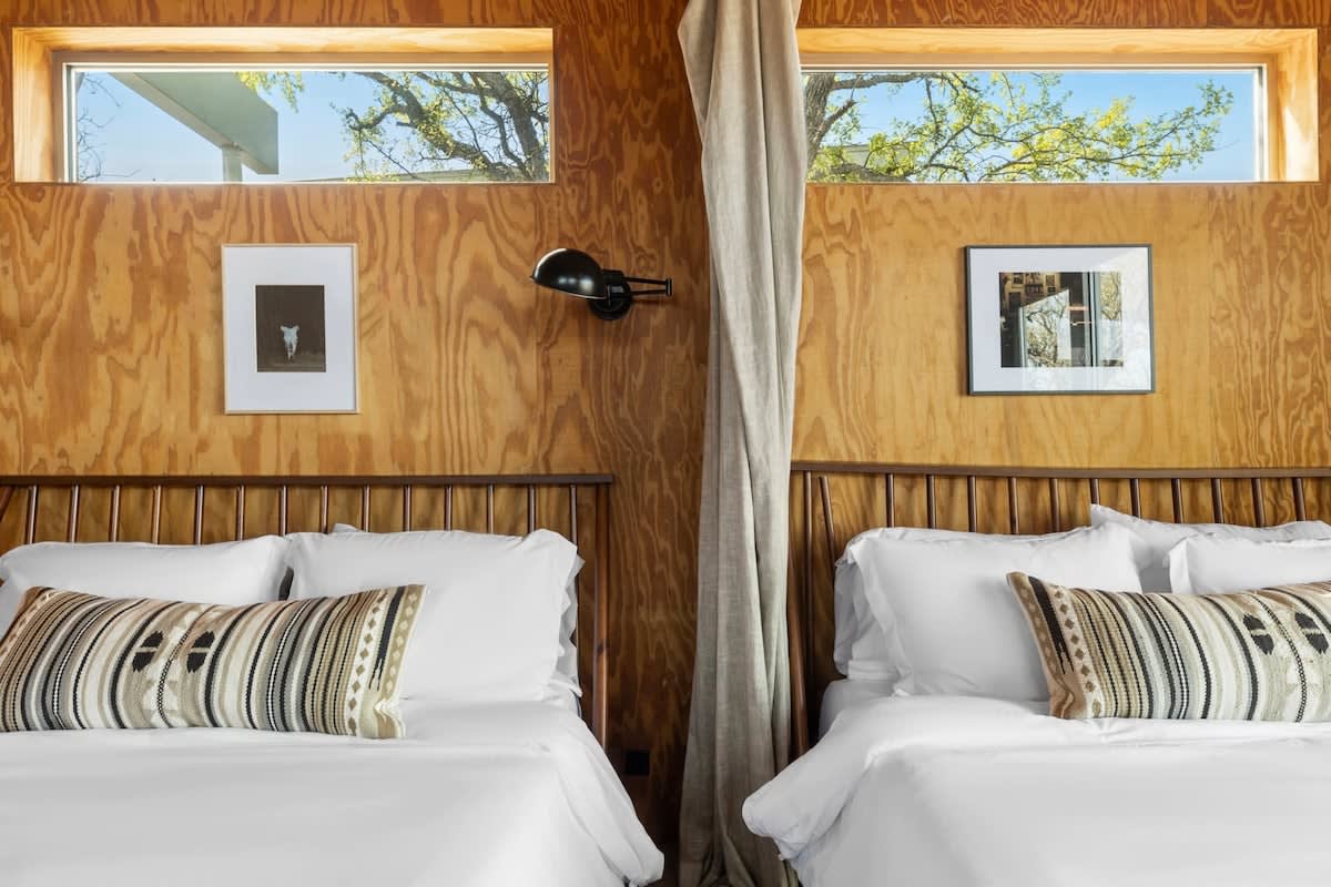 Дрвена колиба 4 - брачни кревети