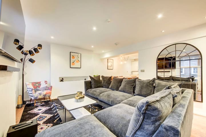 Prime Location Marylebone 4 Bed Designer Flat