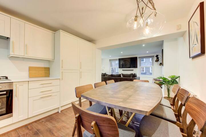 Prime Location Marylebone 4 Bed Designer Flat gallery image 5