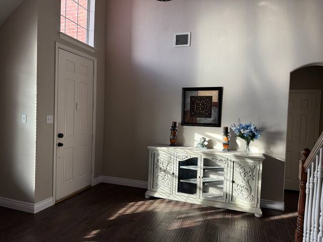 Keller Schools 4BD 3BA Quiet Street, Pet Friendly! gallery image 3