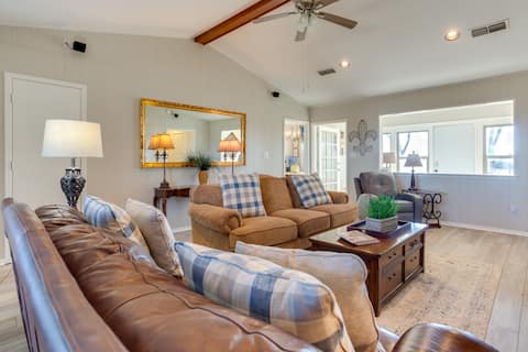 On-Site Lake Access + Fire Pit: Bonham Home!