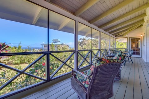 Honomu Home w/ Screened Lanai + Ocean Views!