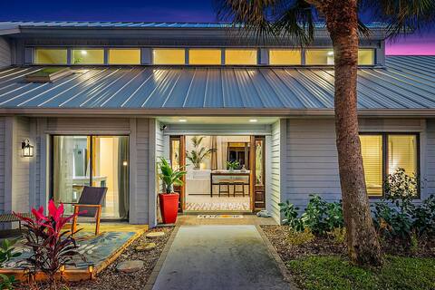 Latitude Adjustment! Heated Pool+Bikes+Fenced Yard